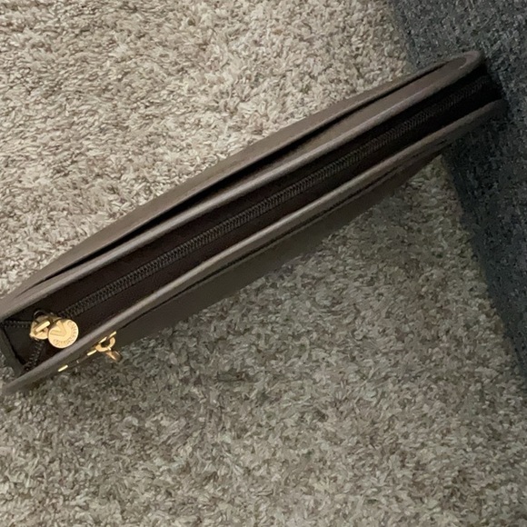 Mario Valentino CLUTCH Bag (1 callout) - Picture 8 of 10